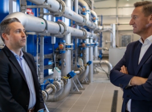 Marszałek Olgierd Geblewicz odwiedził nowoczesną stację uzdatniania wody w miejscowości Lipnik