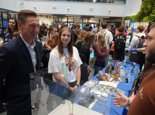 Marszałek Olgierd Geblewicz podczas Europejskich Targów Możliwości