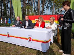 podpisanie umów z grantów osiedlowych w terenie