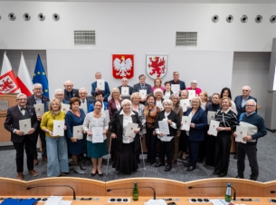 wspólne zdjęcie po sesji rady seniorów