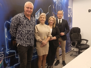 Firma Global Fun Sports z Myśliborza otrzyma unijne dofinansowanie. Umowę w tej sprawie w imieniu Województwa Zachodniopomorskiego podpisał Członek Zarządu Województwa Zachodniopomorskiego Marcin Łapeciński