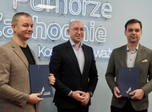 Strony umowy prezentują poodpisane dokumenty. 