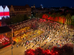 Koncert "Sierpniowe Przełomy przyciągnął na pl. Solidarności w Szczecinie tłumy widzów