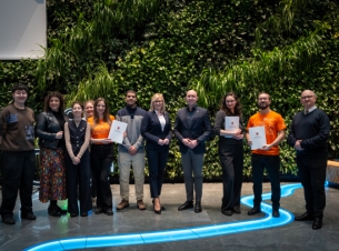 wspólne zdjęcie gości konferencji prasowej w urzędzie marszałkowskim