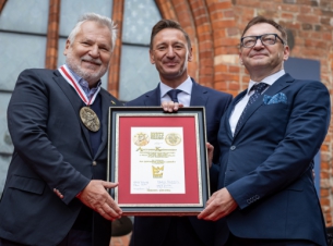 Aleksander Kwasniewski odbiera Nagrodę Króla Eryka Pomorskiego