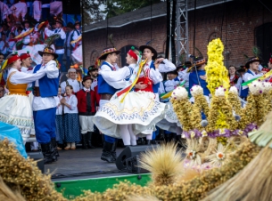 Wojewódzkie Dożynki 2025 odbyły się w Ogrodach Przelewice